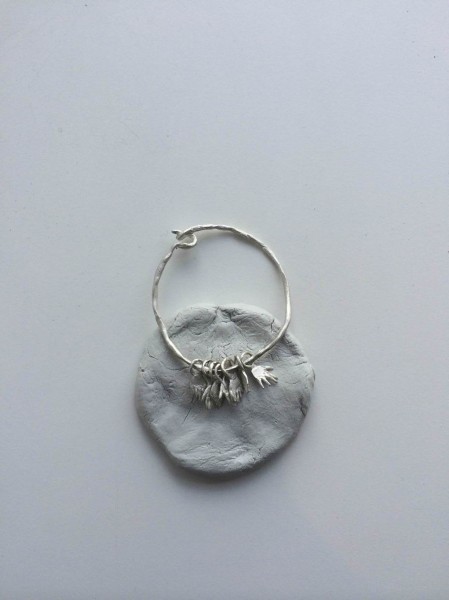 jewellery box around of applause ring